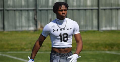 prediksi oregon 1|Dakorien Moore, No. 1 WR in 2025 ESPN 300, commits to Oregon.